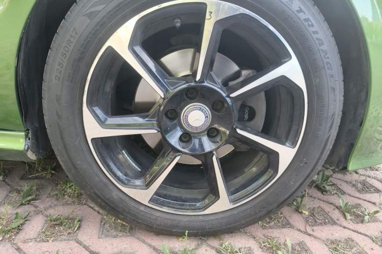 Used Mercedes-Benz A-Class 2016 A 200 Dynamic Edition Right Front Wheel Hub