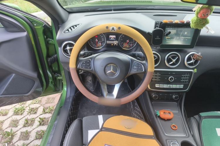 Used Mercedes-Benz A-Class 2016 A 200 Dynamic Edition Steering Wheel