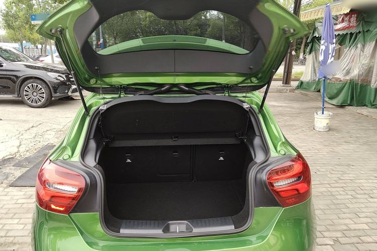 Used Mercedes-Benz A-Class 2016 A 200 Fashion Model Trunk