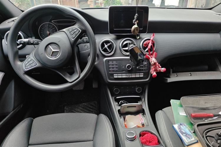 Used Mercedes-Benz A-Class 2016 A 180 Center Console