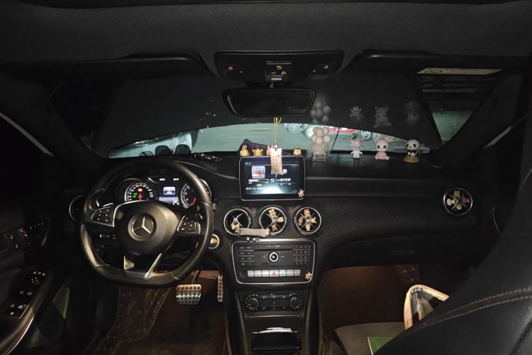 Used Mercedes-Benz A-Class 2016 A 200 Sport model Center Console
