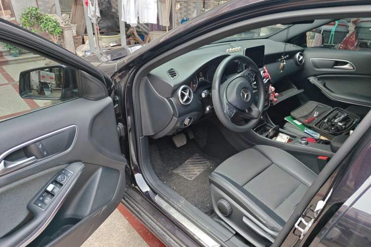 Used Mercedes-Benz A-Class 2016 A 180 Driver Seat