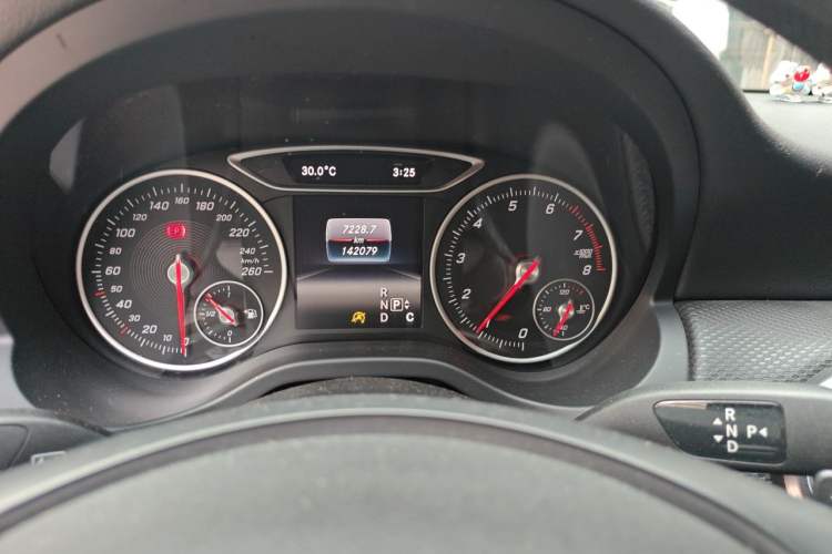Used Mercedes-Benz A-Class 2016 A 180 Odometer Close Up