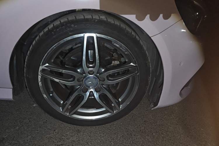 Used Mercedes-Benz A-Class 2016 A 200 Sport model Right Front Wheel Hub