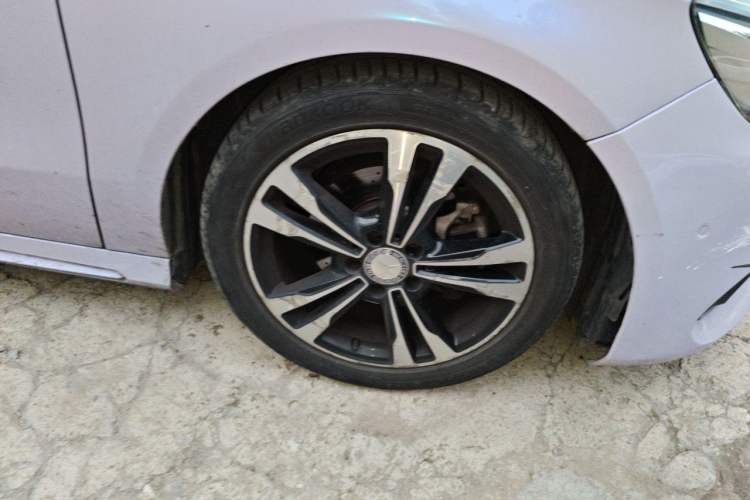 Used Mercedes-Benz A-Class 2016 A 200 Sport model Right Front Wheel Hub