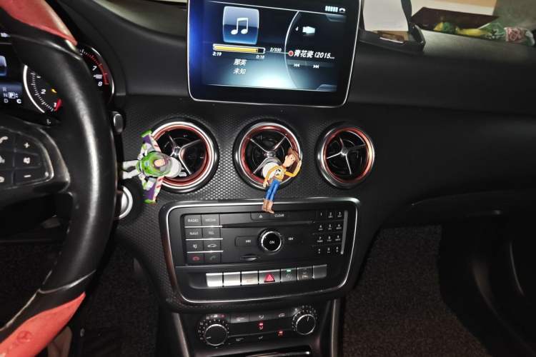 Used Mercedes-Benz A-Class 2016 A 200 Dynamic Edition Audio And AC Panel