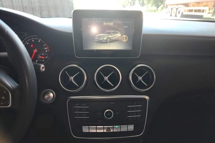 Used Mercedes-Benz A-Class 2016 A 180 Audio And AC Panel