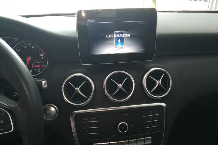 Used Mercedes-Benz A-Class 2016 A 180 Audio And AC Panel