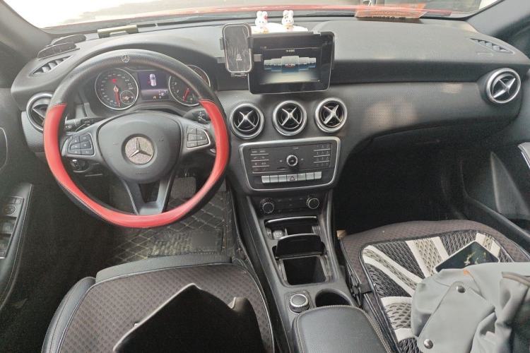 Used Mercedes-Benz A-Class 2016 A 180 Center Console