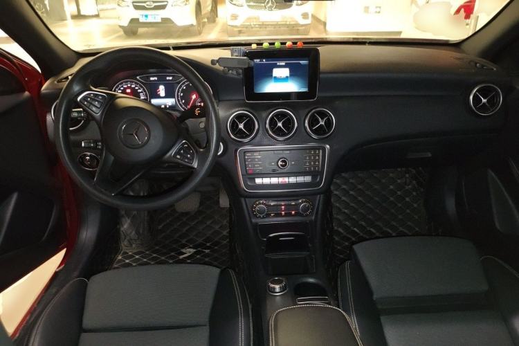 Used Mercedes-Benz A-Class 2016 A 180 Center Console