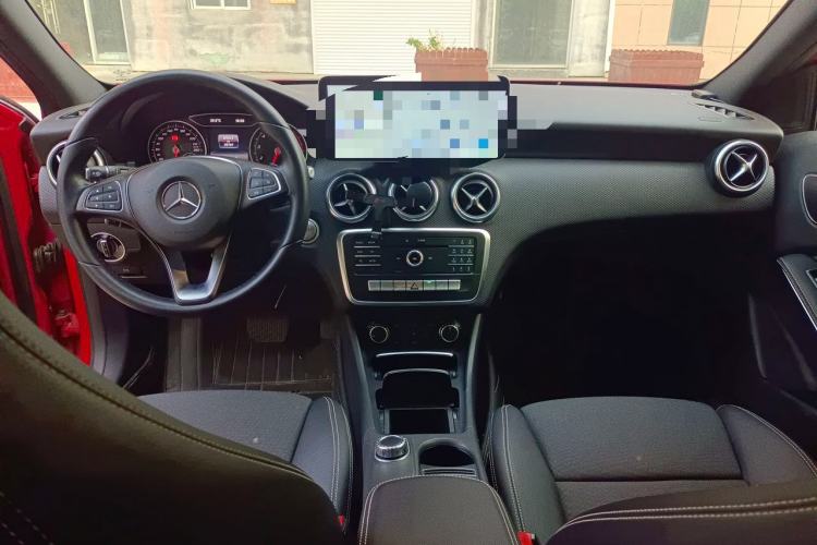 Used Mercedes-Benz A-Class 2016 A 200 Dynamic Edition Center Console