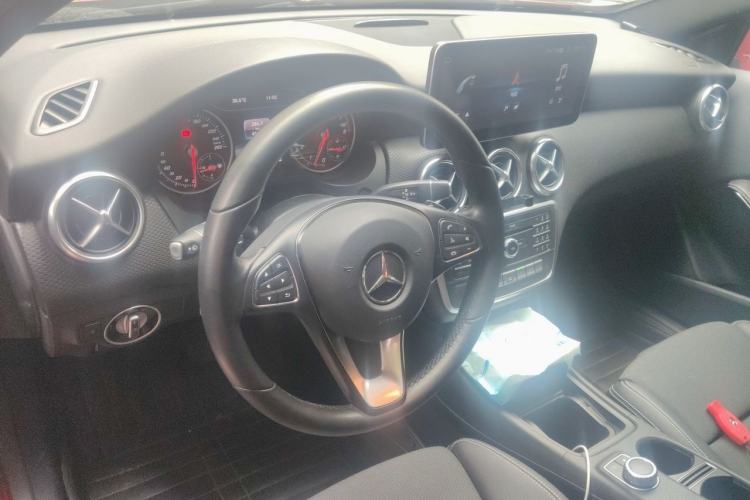 Used Mercedes-Benz A-Class 2016 A 200 Dynamic Edition Center Console