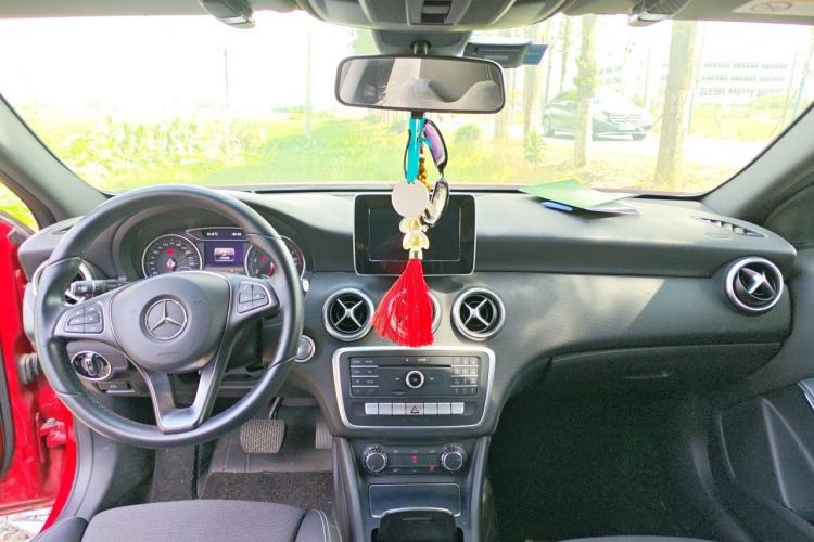 Used Mercedes-Benz A-Class 2016 A 200 Dynamic Edition Center Console