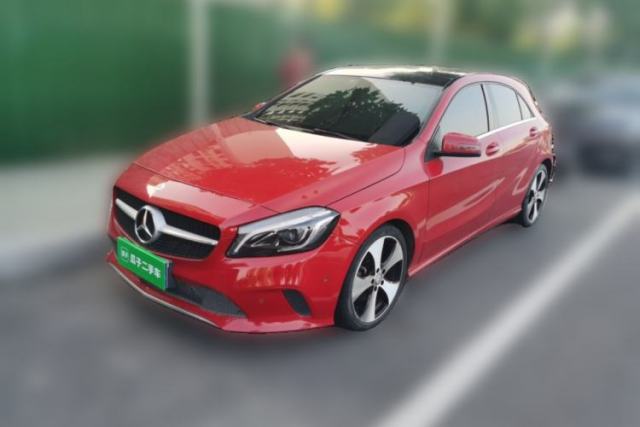 Ojetý Mercedes-Benz A-Class 2016 A 200 Fashion Model