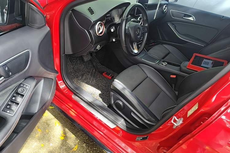 Used Mercedes-Benz A-Class 2016 A 200 Dynamic Edition Driver Seat