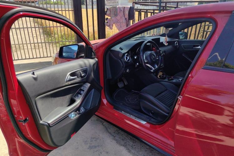 Used Mercedes-Benz A-Class 2016 A 200 Sport model Driver Seat