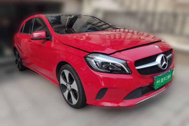 Used Mercedes-Benz A-Class 2016 A 200 Fashion Model Front Right 45 Deg