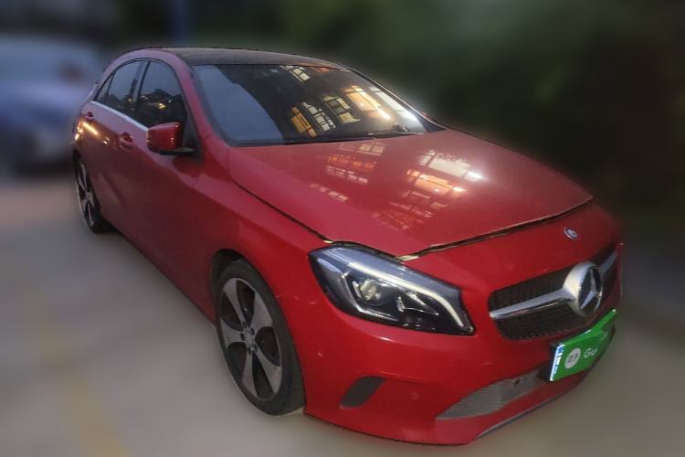 Used Mercedes-Benz A-Class 2016 A 200 Fashion Model Front Right 45 Deg