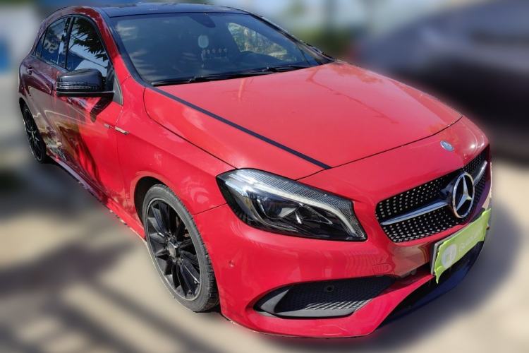 Used Mercedes-Benz A-Class 2016 A 200 Sport model Front Right 45 Deg