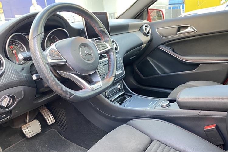 Used Mercedes-Benz A-Class 2016 A 200 Sport model Interior 4