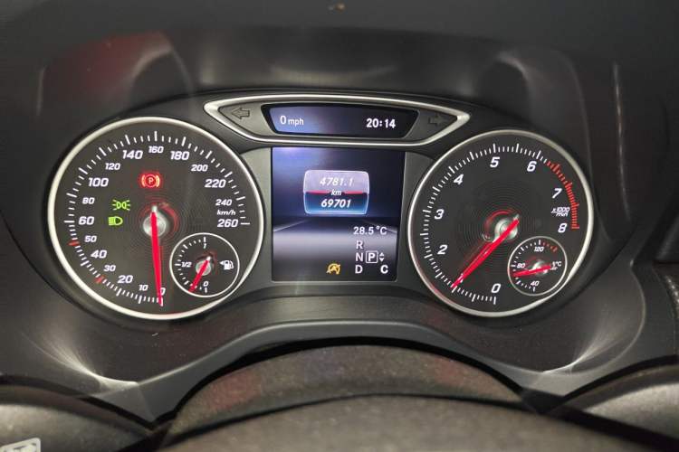 Used Mercedes-Benz A-Class 2016 A 180 Odometer Close Up
