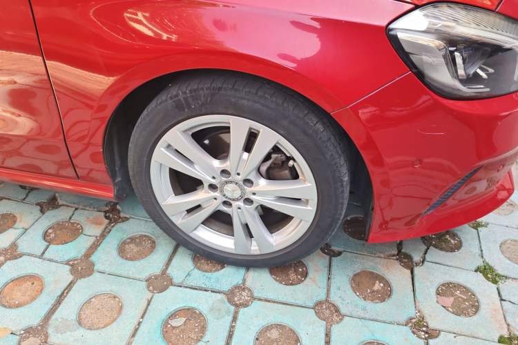 Used Mercedes-Benz A-Class 2016 A 200 Dynamic Edition Right Front Wheel Hub
