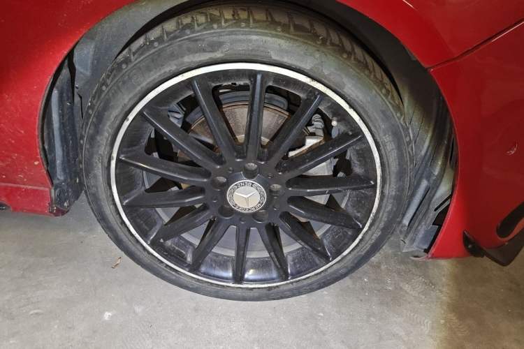 Used Mercedes-Benz A-Class 2016 A 200 Dynamic Edition Right Front Wheel Hub