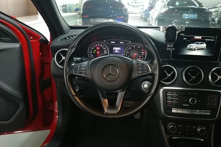 Used Mercedes-Benz A-Class 2016 A 200 Dynamic Edition Steering Wheel