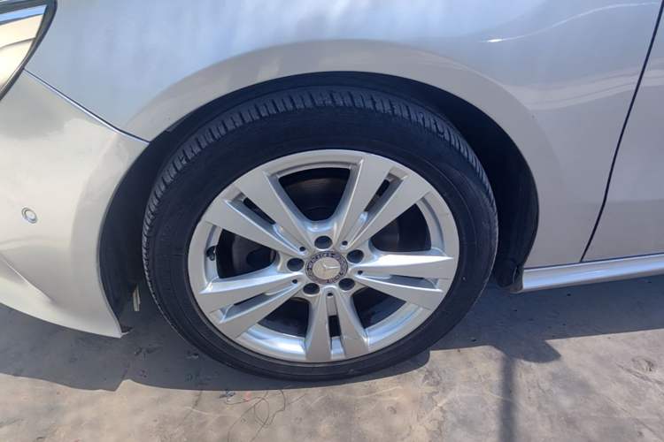 Used Mercedes-Benz A-Class 2016 A 200 Dynamic Edition Left Front Wheel Hub