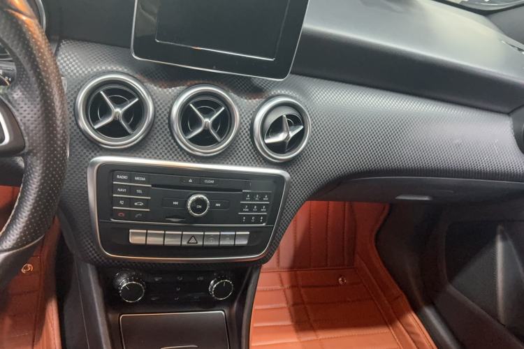 Used Mercedes-Benz A-Class 2016 A 200 Fashion Model Audio And AC Panel