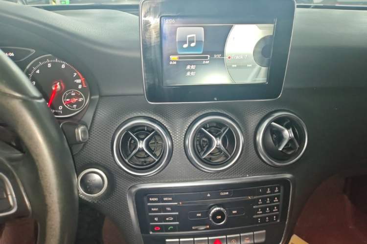 Used Mercedes-Benz A-Class 2016 A 200 Dynamic Edition Audio And AC Panel