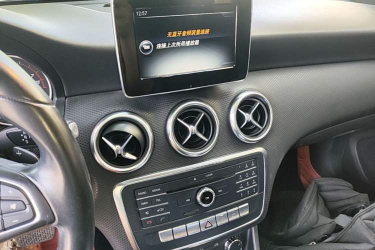 Used Mercedes-Benz A-Class 2016 A 200 Dynamic Edition Audio And AC Panel