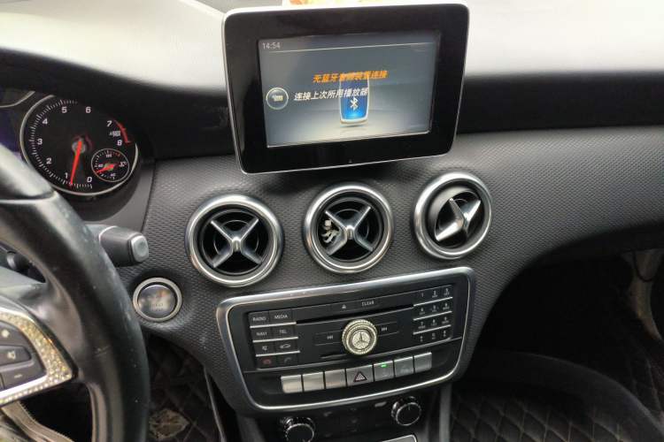 Used Mercedes-Benz A-Class 2016 A 200 Dynamic Edition Audio And AC Panel