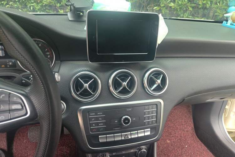 Used Mercedes-Benz A-Class 2016 A 180 Audio And AC Panel