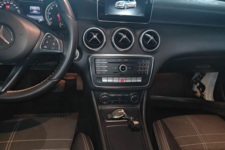 Used Mercedes-Benz A-Class 2016 A 200 Fashion Model Audio And AC Panel