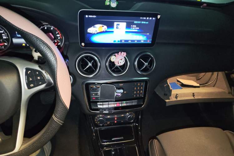Used Mercedes-Benz A-Class 2016 A 180 Audio And AC Panel