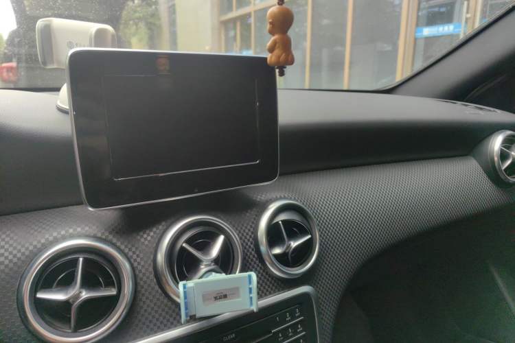 Used Mercedes-Benz A-Class 2016 A 200 Fashion Model Audio And AC Panel
