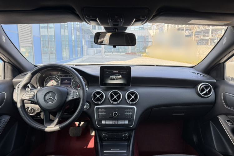 Used Mercedes-Benz A-Class 2016 A 180 Audio And AC Panel
