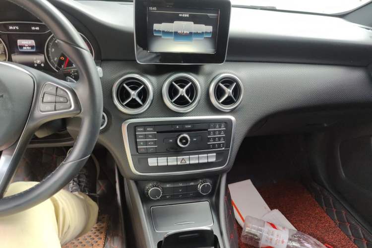 Used Mercedes-Benz A-Class 2016 A 200 Dynamic Edition Audio And AC Panel