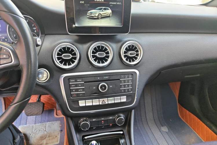 Used Mercedes-Benz A-Class 2016 A 200 Dynamic Edition Audio And AC Panel