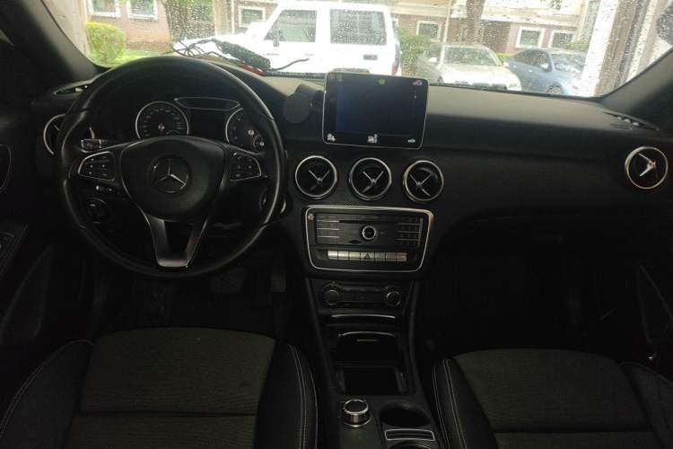 Used Mercedes-Benz A-Class 2016 A 200 Dynamic Edition Center Console