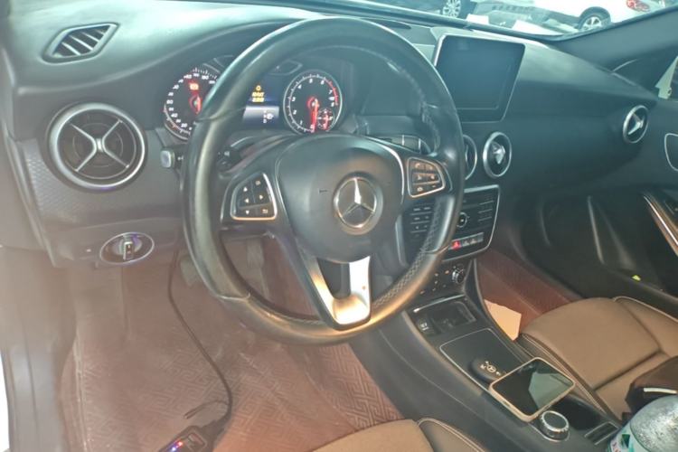 Used Mercedes-Benz A-Class 2016 A 200 Dynamic Edition Center Console