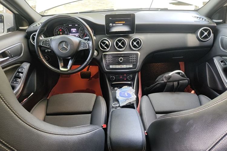 Used Mercedes-Benz A-Class 2016 A 200 Dynamic Edition Center Console