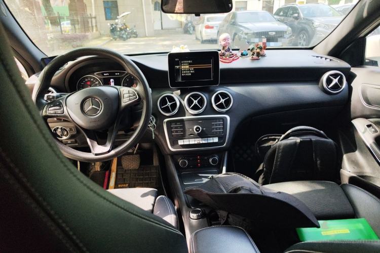 Used Mercedes-Benz A-Class 2016 A 180 Center Console
