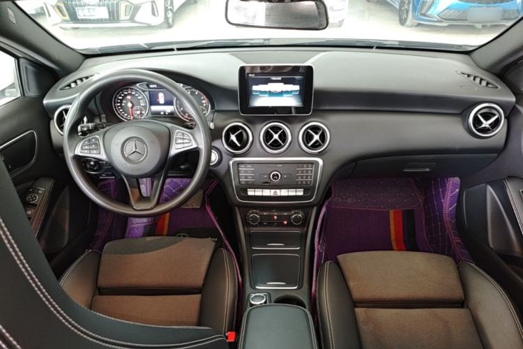 Used Mercedes-Benz A-Class 2016 A 180 Center Console