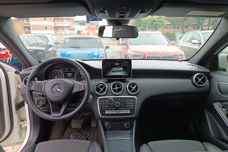 Used Mercedes-Benz A-Class 2016 A 180 Center Console