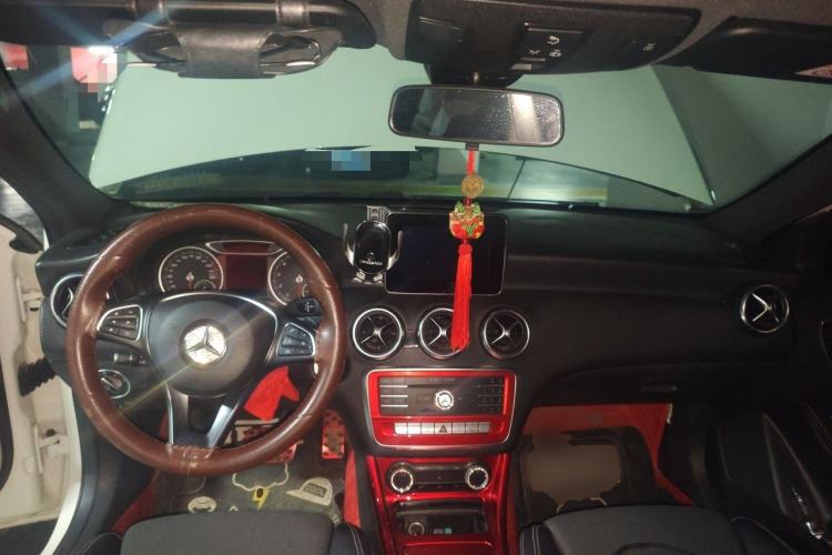 Used Mercedes-Benz A-Class 2016 A 200 Dynamic Edition Center Console