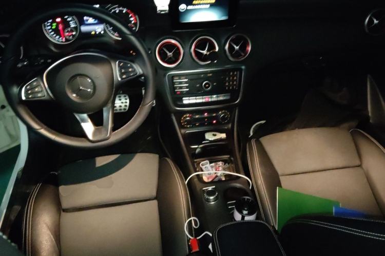 Used Mercedes-Benz A-Class 2016 A 200 Dynamic Edition Center Console