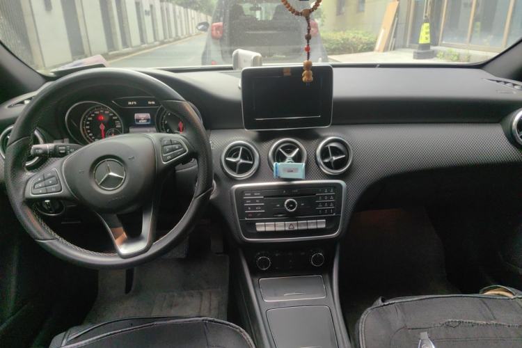 Used Mercedes-Benz A-Class 2016 A 200 Fashion Model Center Console