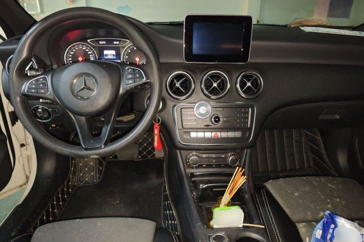 Used Mercedes-Benz A-Class 2016 A 180 Center Console